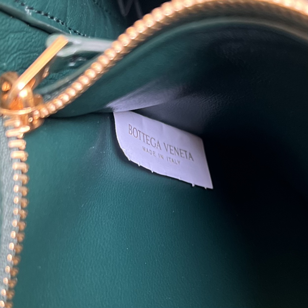 East-West Andiamo Intrecciato Leather Top Handle Bag Emerald Green